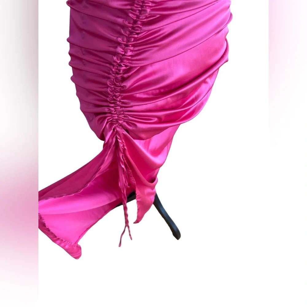 Elegant Pink Ruched Skirt - Picture 2 of 3